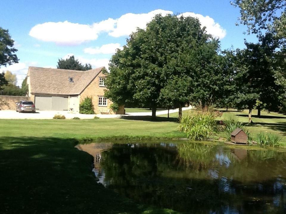Gardeners Cottage Crudwell Buitenkant foto