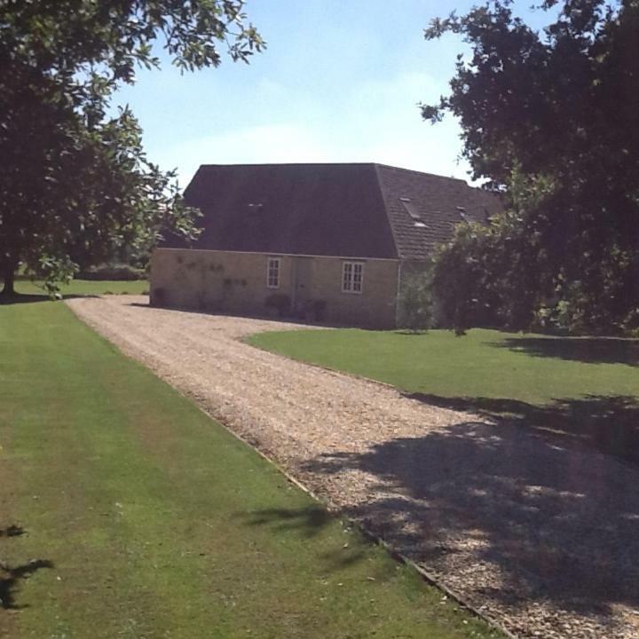 Gardeners Cottage Crudwell Buitenkant foto